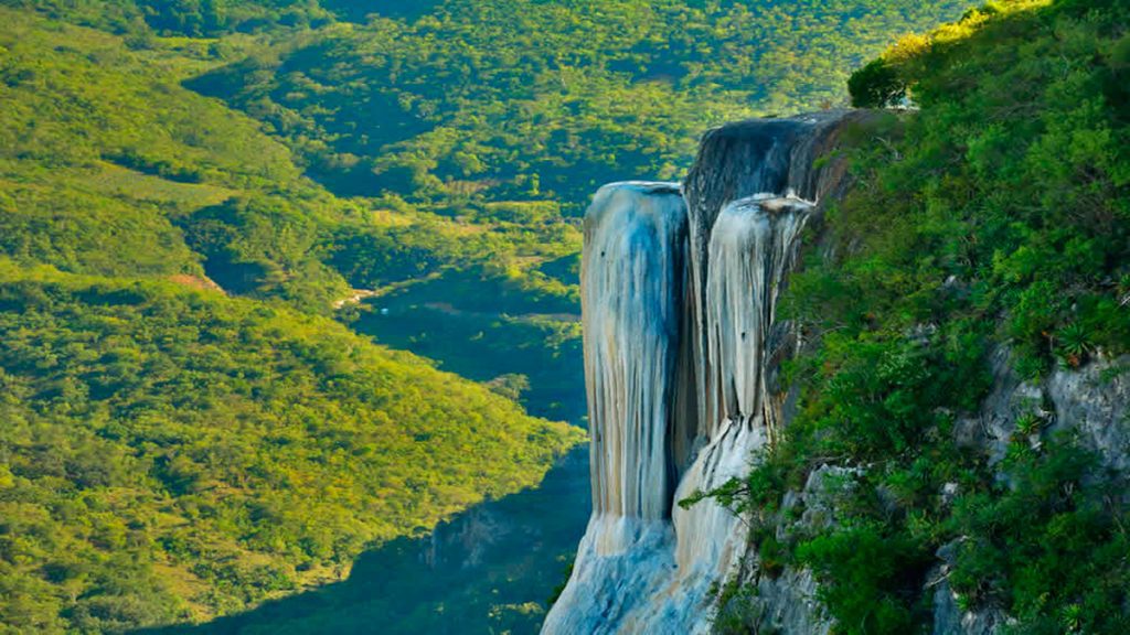 Formaciones rocosas y pozas naturales de Hierve el Agua, Oaxaca