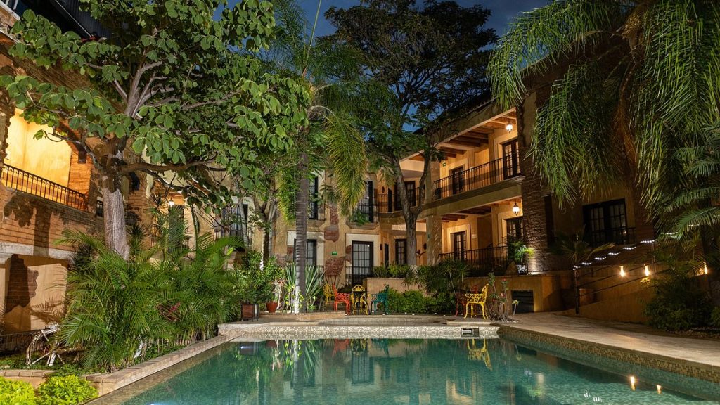 Hotel boutique en edificio colonial en el centro histórico de Oaxaca.