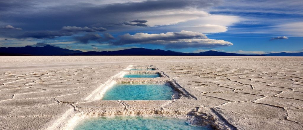 cuando buscas qué hacer en Jujuy visita las Salinas Grandes