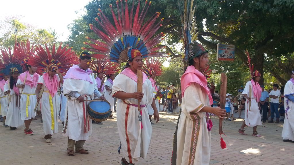 Danza de los Macheteros en San Ignacio de Moxos, cultura viva del turismo en Beni.